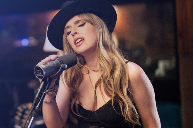 ZZ Ward - The Dirty Sun Tour