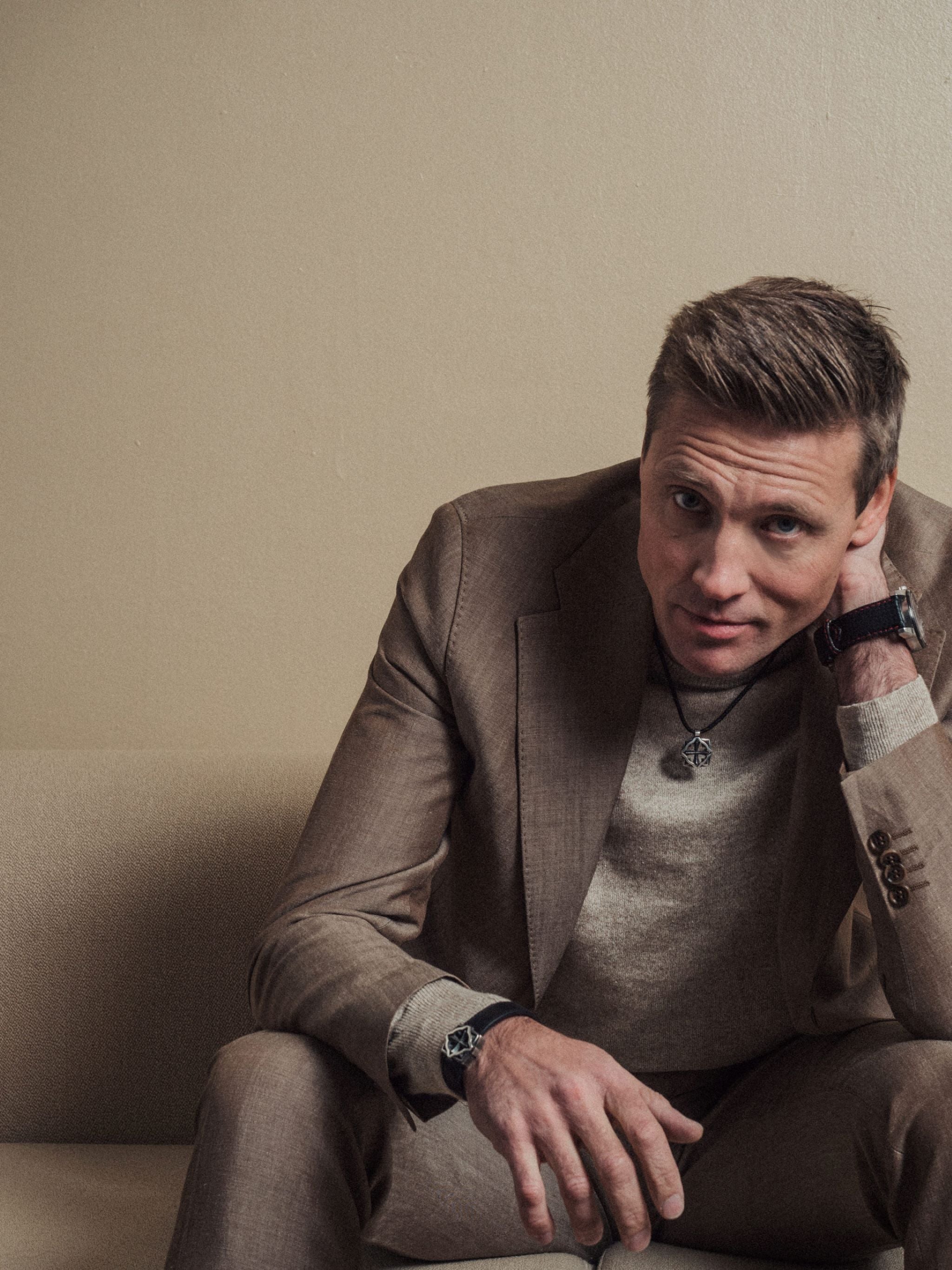 Stand Up, Mikko Vaismaa