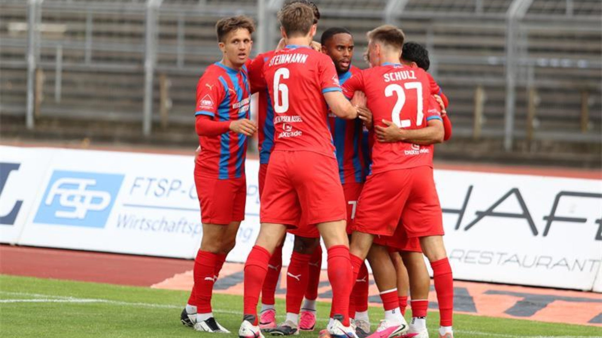 Fußball-Benefizspiel - Deportes en Drochtersen