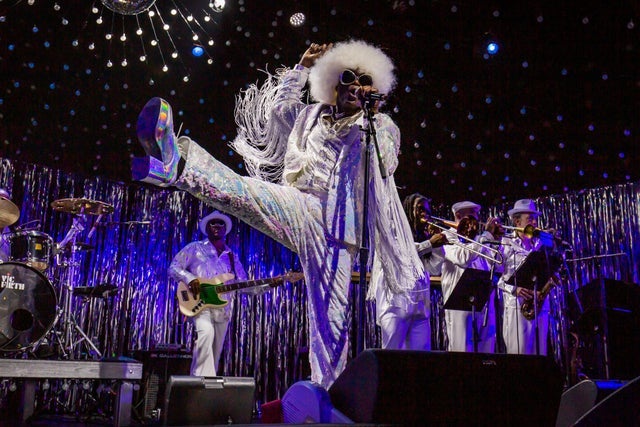 Everett Bradley's Holidelic presales in Red Bank