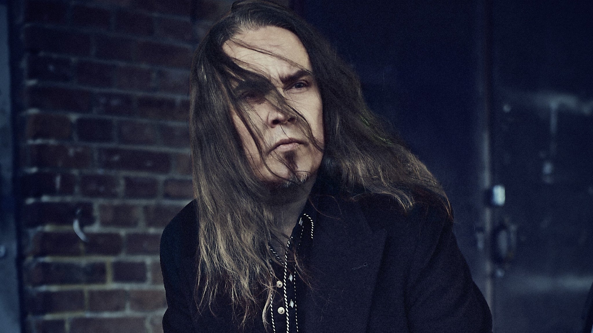 JARKKO AHOLA - SYNTYNYT KULKEMAAN