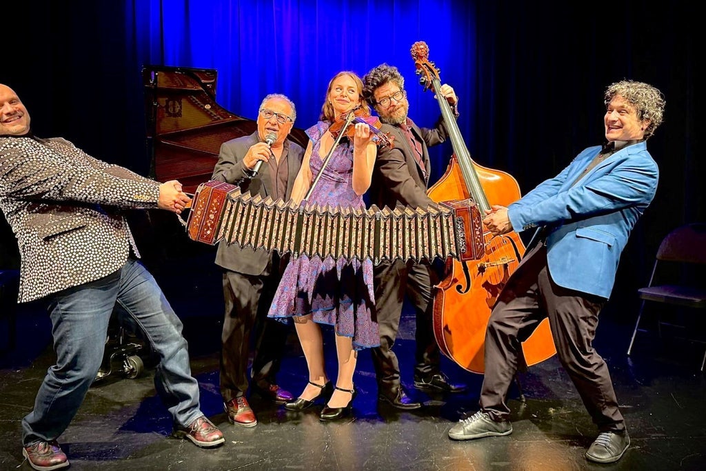 Payadora Tango Ensemble and Tom Allen - The Legend of Carau
