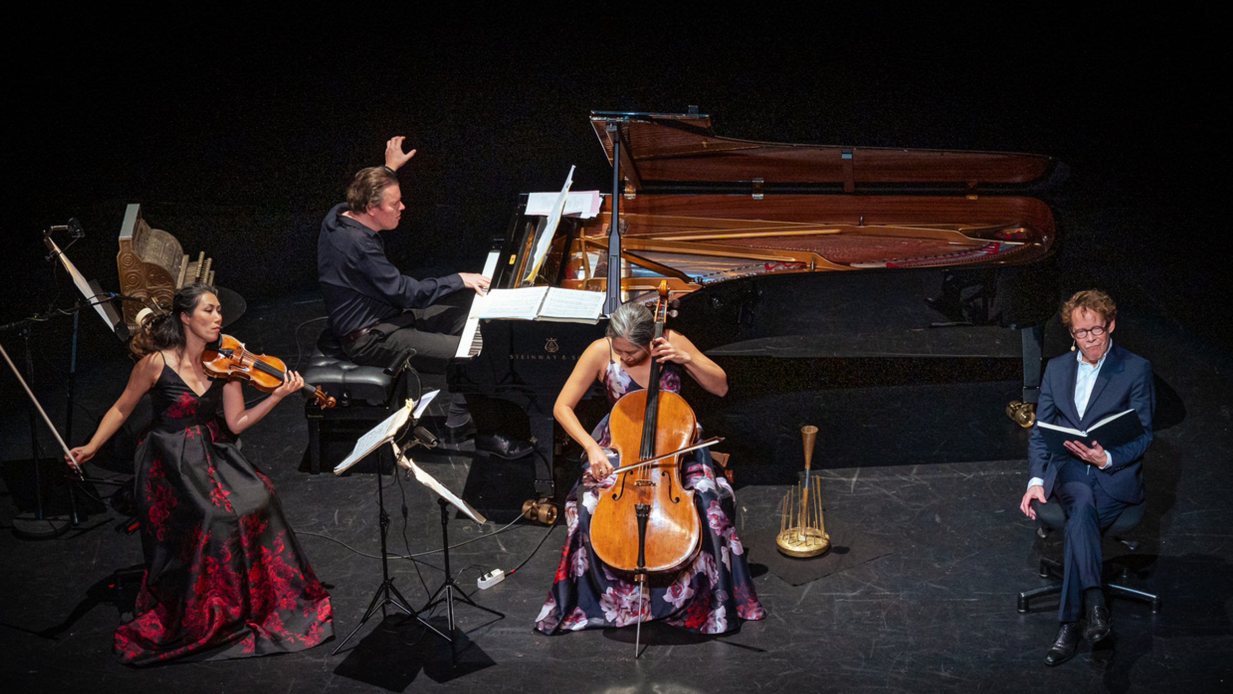 SØREN SÆTTER MED TRIO CON BRIO - En digters bazar af H.C. Andersen