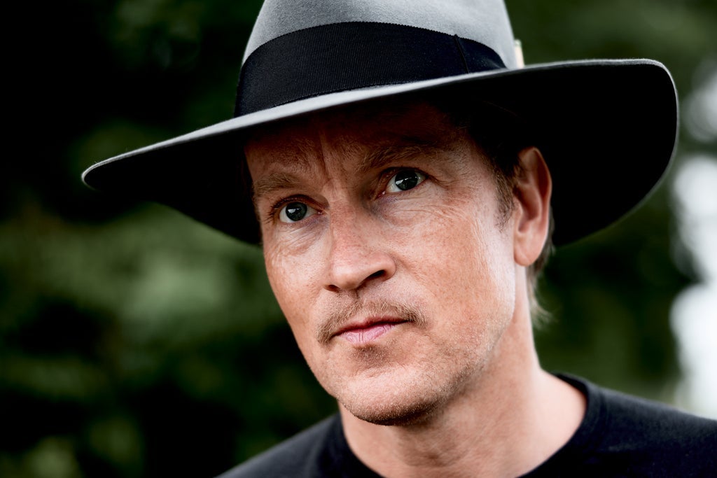 Øystein Greni presenterer BigBang solo – Sommer i bakgården