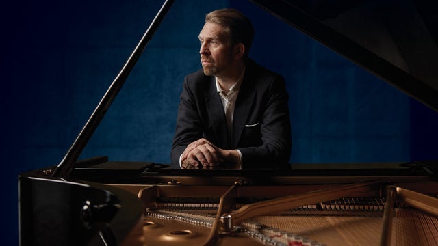 Stutzman Conducts Beethoven + Bruckner