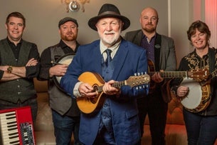 Derek Warfield and the Young Wolfe Tones