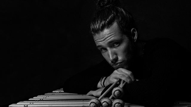 Knoxville Jazz Orchestra: A Swingin' Christmas with Simon Moullier concert