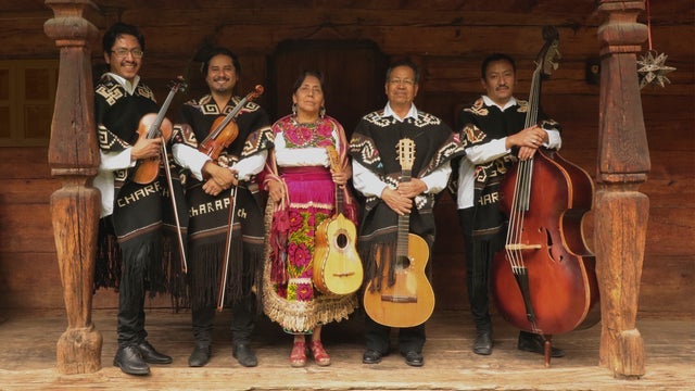 Los Purépechas de Charapan, Pirekuas, sones y abajeños