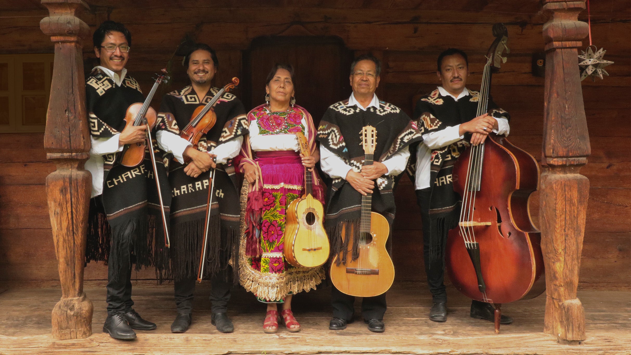 Los Purépechas de Charapan, Pirekuas, sones y abajeños