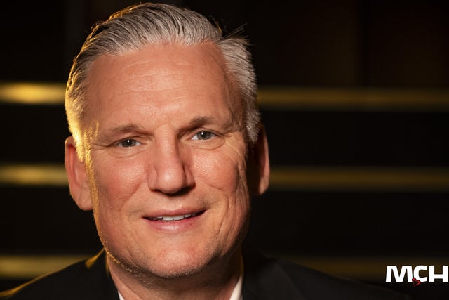 Nikolaj Jacobsen - Hos mig gør man sig umage in Denmark