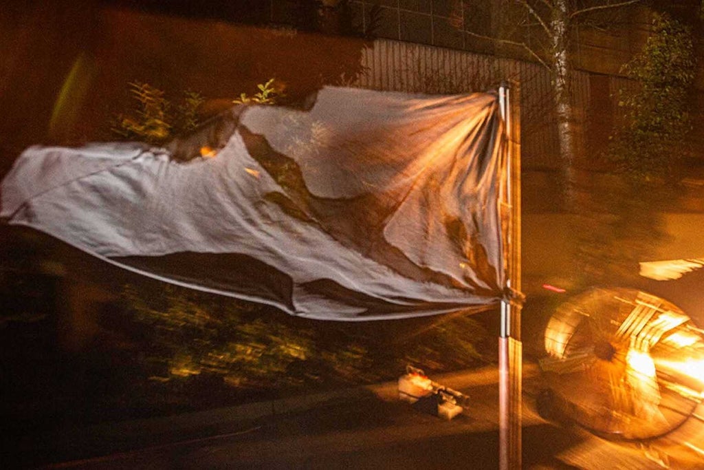 Aldebs / Al Hakim / Caruso / Zünd: raising flags