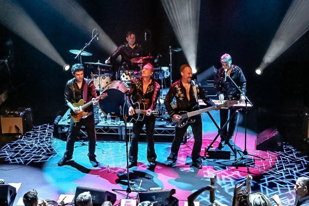 Super Diamond - the Neil Diamond Tribute