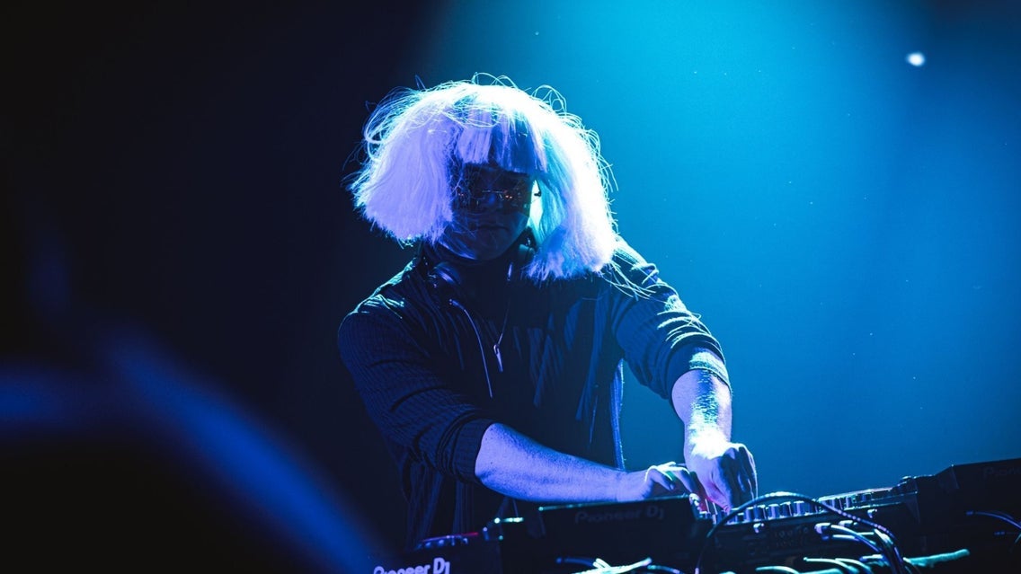 SUNNY RAVE: Chicago | w/ dj pressed