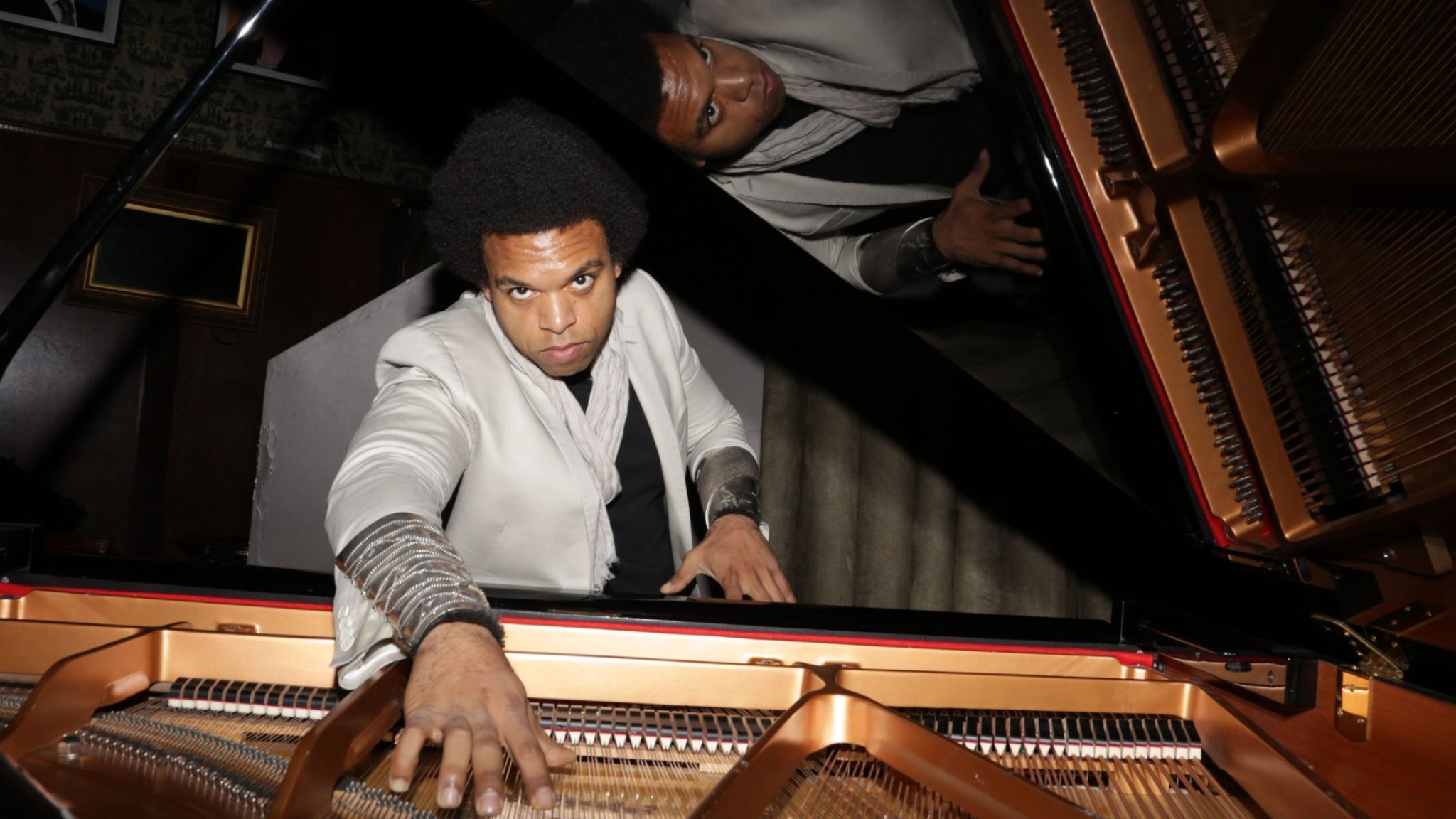 Jazz The Halls: ELEW Plays Sting and the Season