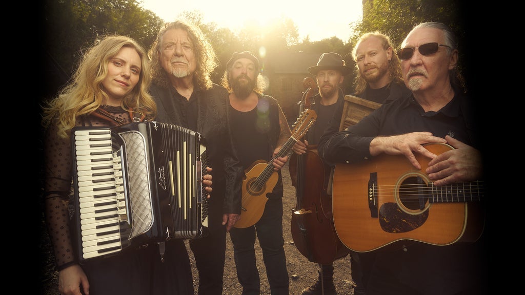 Photo of ROBERT PLANT WITH SAVING GRACE and SUZI DIAN