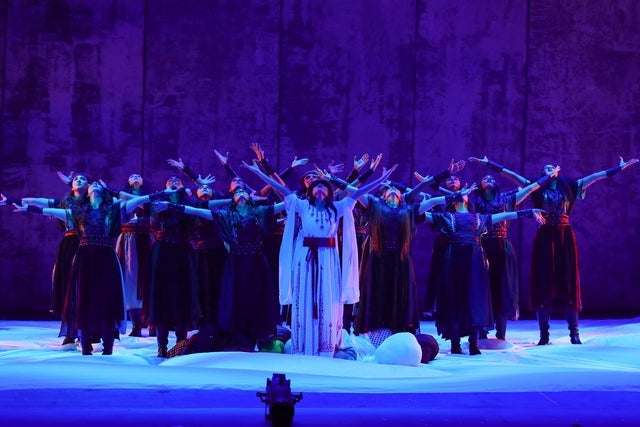 El-Funoun Dance Troupe : Ya Saheb Al Tair