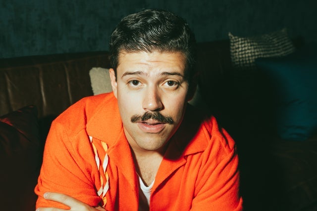 Angelo Colina (En Español)