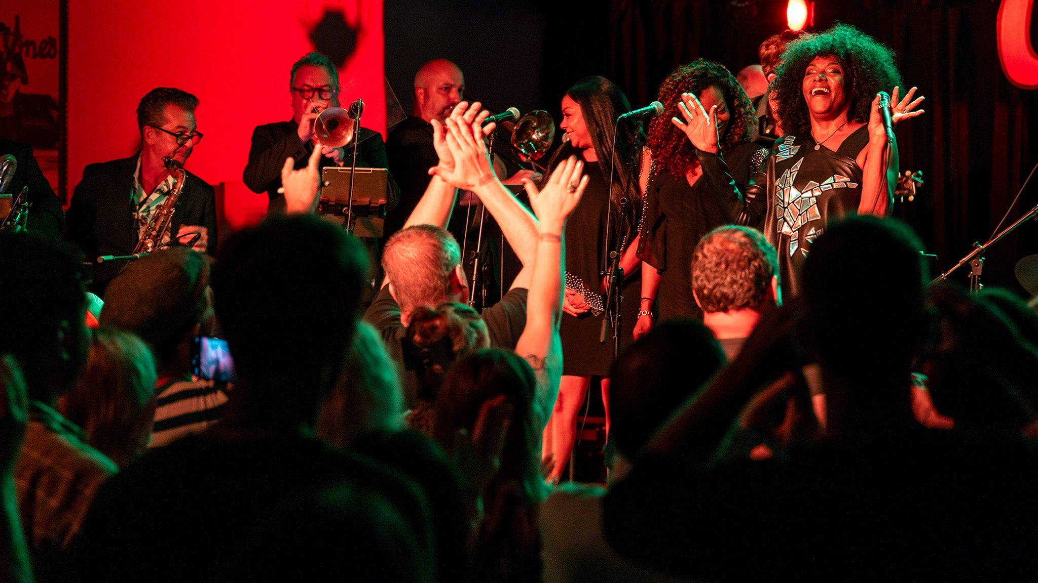 La La Brooks of The Crystals w/ The Mellows, Sugaree & Cold Sweat at Antone’s Nightclub – Austin, TX