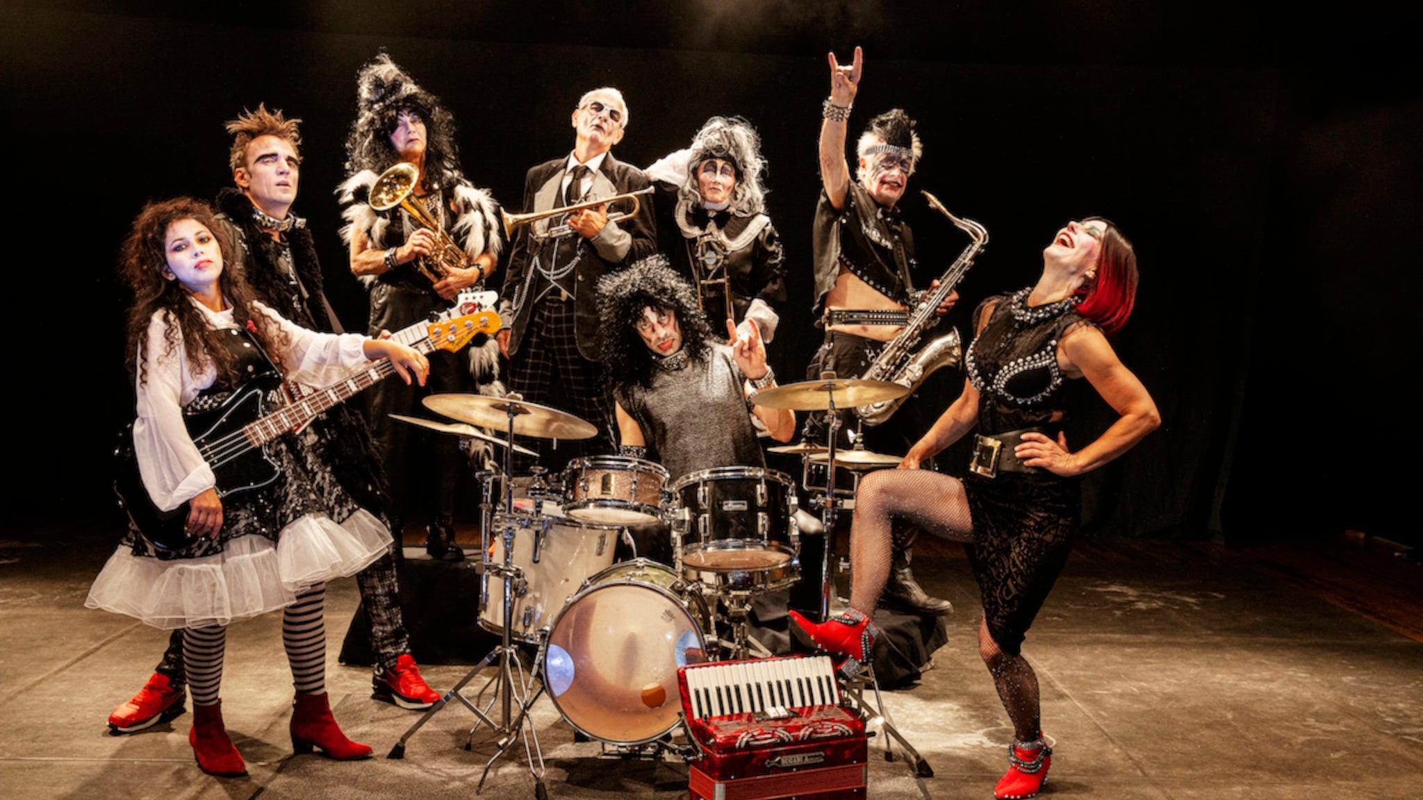 To Hell with Paradise - Theater mit Live-Musik