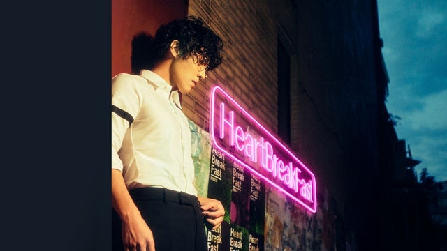 Crowd Lu "HeartBreakFast" World Tour