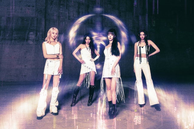 Presales to 2026 everglow world tour [re:code]: members use these when buying pre-sale tickets