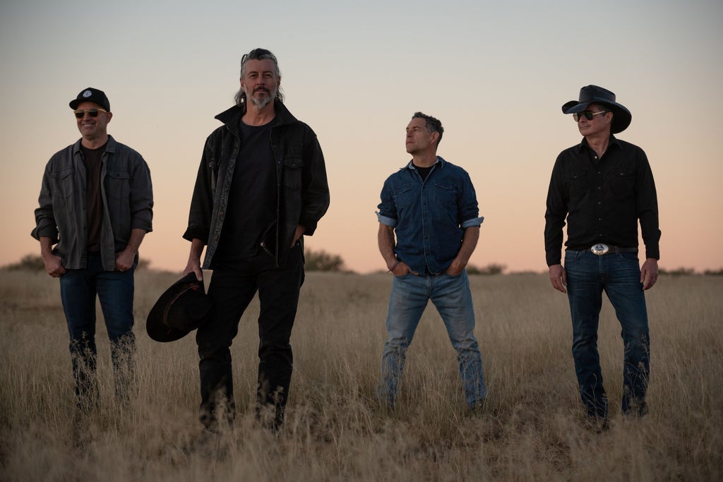 Roger Clyne and the Peacemakers w/ Ike Reilly Featuring Shane Reilly 