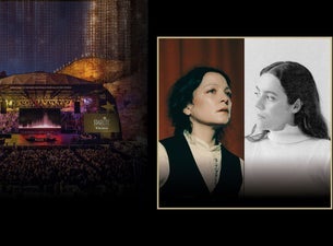 Natalia Lafourcade y Valeria Castro