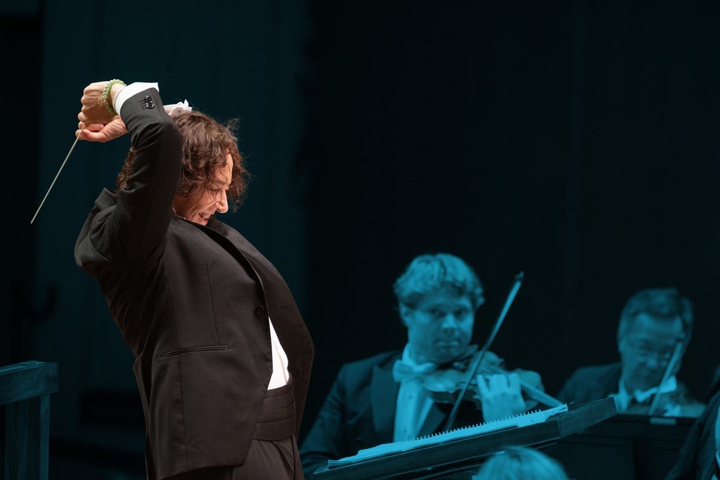 Stutzmann Conducts Tchaikovsky
