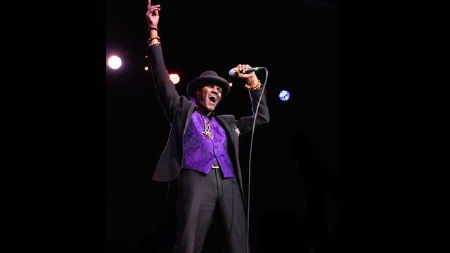 Cyril Neville Plays The Dead