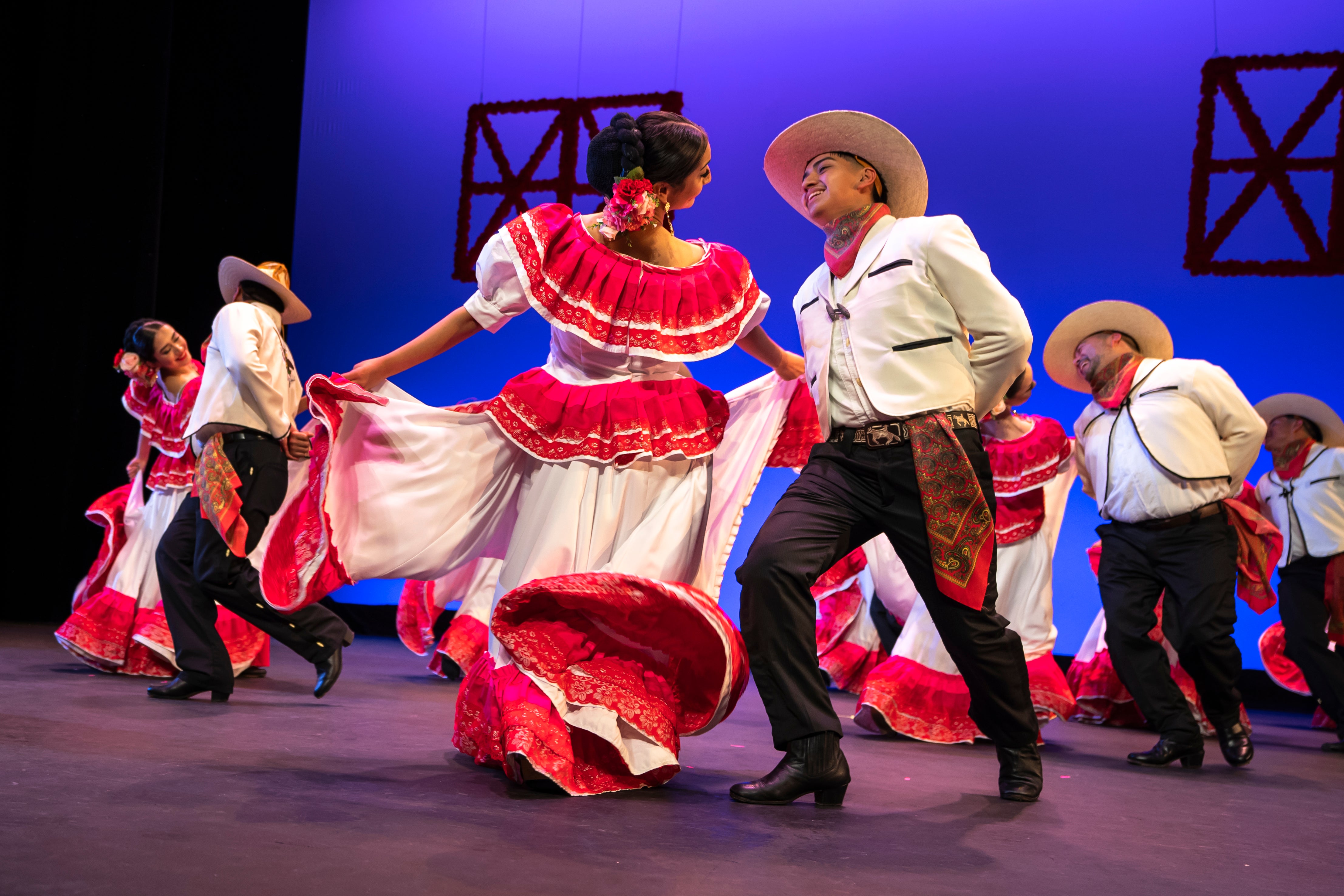 Bailadores de Bronce - Echoes of Mexico: Rhythms from the South