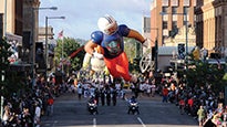 Fans enjoy Hall of Fame grand parade