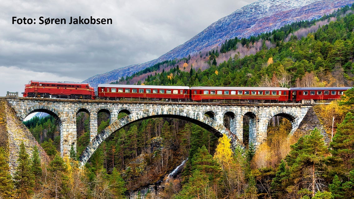 Vårens vakreste togreise | Bli med Stålvogntoget på Raumabanen