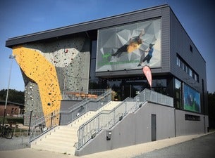 Schnupperklettern am Seil mit der Betriebsleitung Schnupperklettern am Seil mit der Betriebsleitung