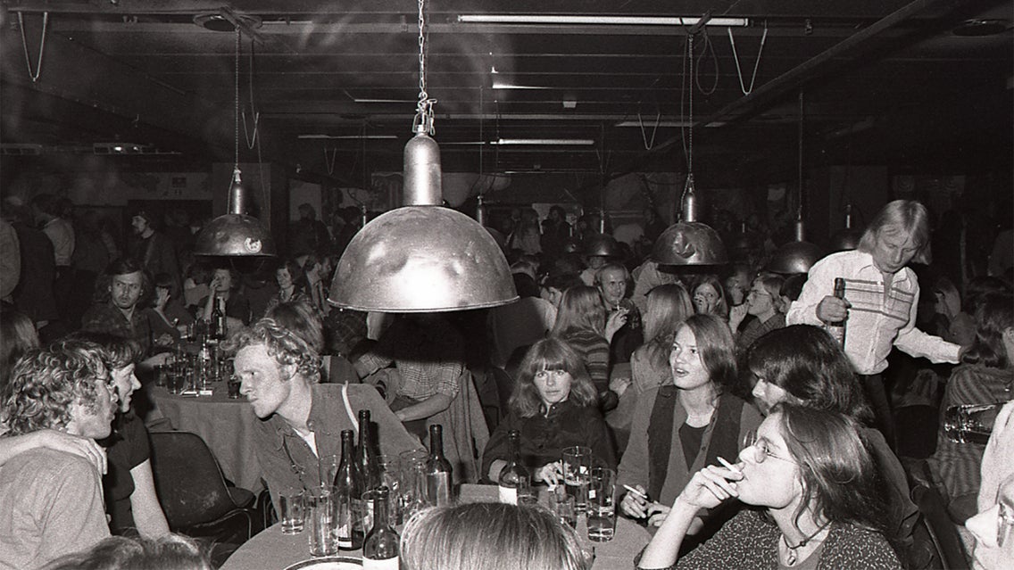 Bok og Ballade - leser "sees på Club 7" | FESTIVALPASS